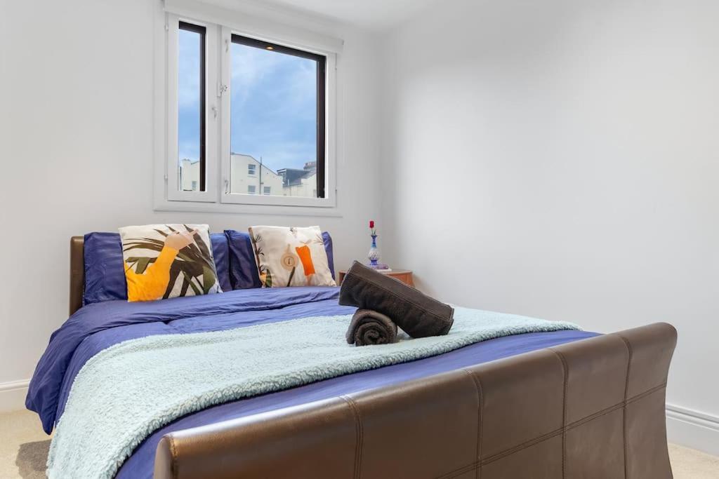 Modern Spacious 2 Bedroom Flat In * Londra