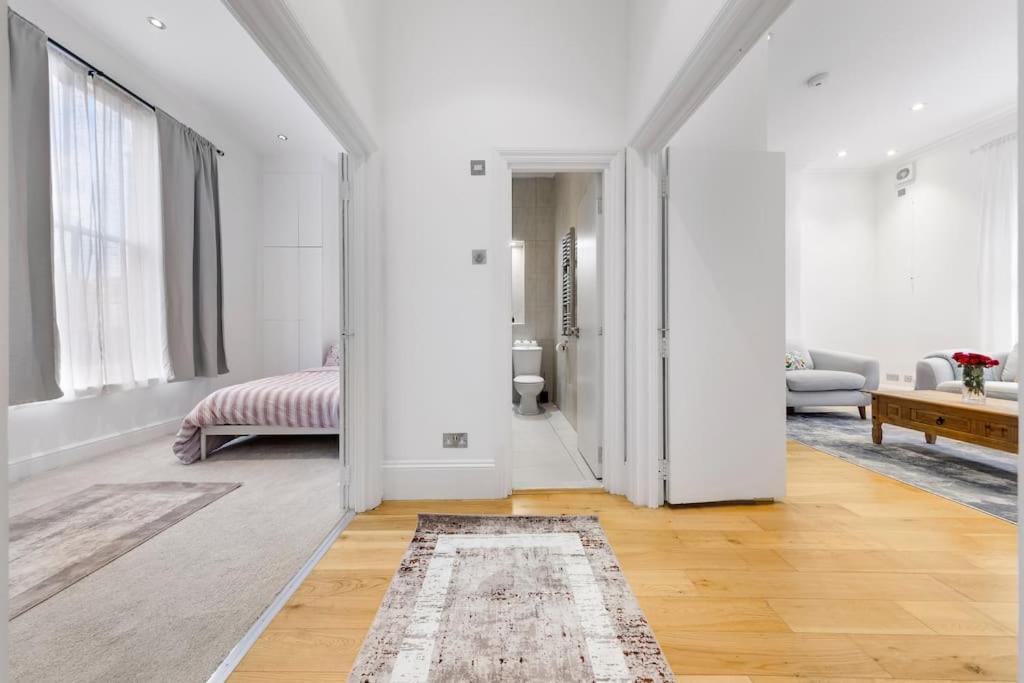 Modern Spacious 2 Bedroom Flat In Appartamento