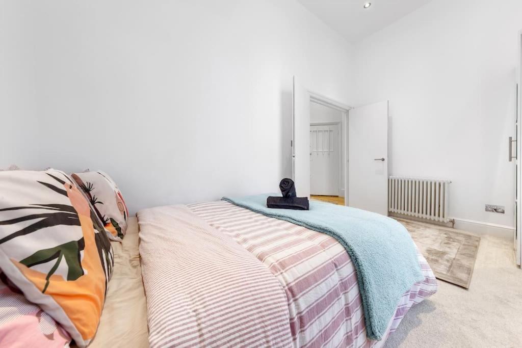 Modern Spacious 2 Bedroom Flat In Appartamento