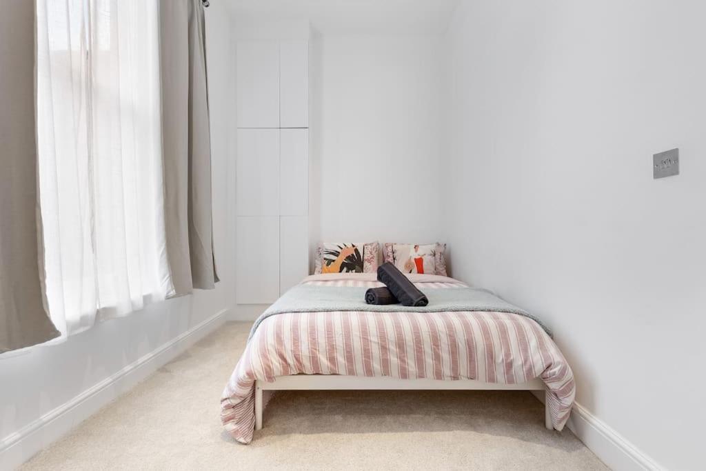 Appartamento Modern Spacious 2 Bedroom Flat In Londra