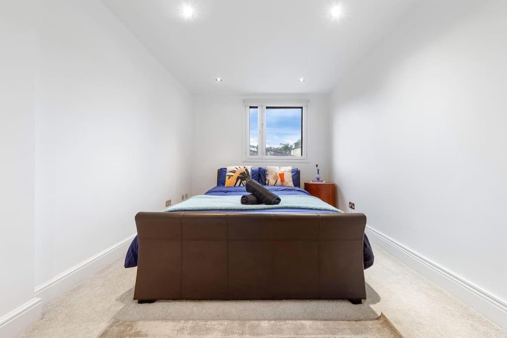 Modern Spacious 2 Bedroom Flat In Appartamento