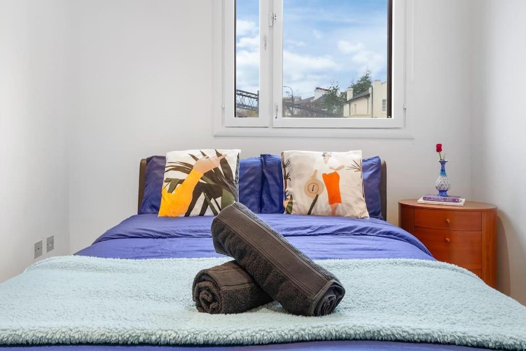 Modern Spacious 2 Bedroom Flat In * Londra