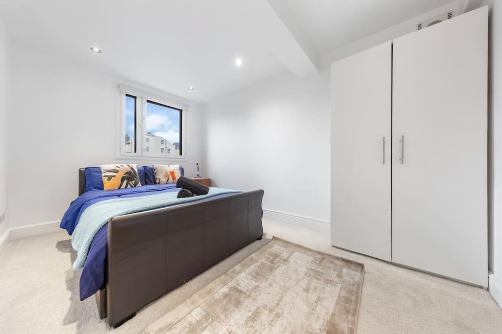 Modern Spacious 2 Bedroom Flat In Appartamento